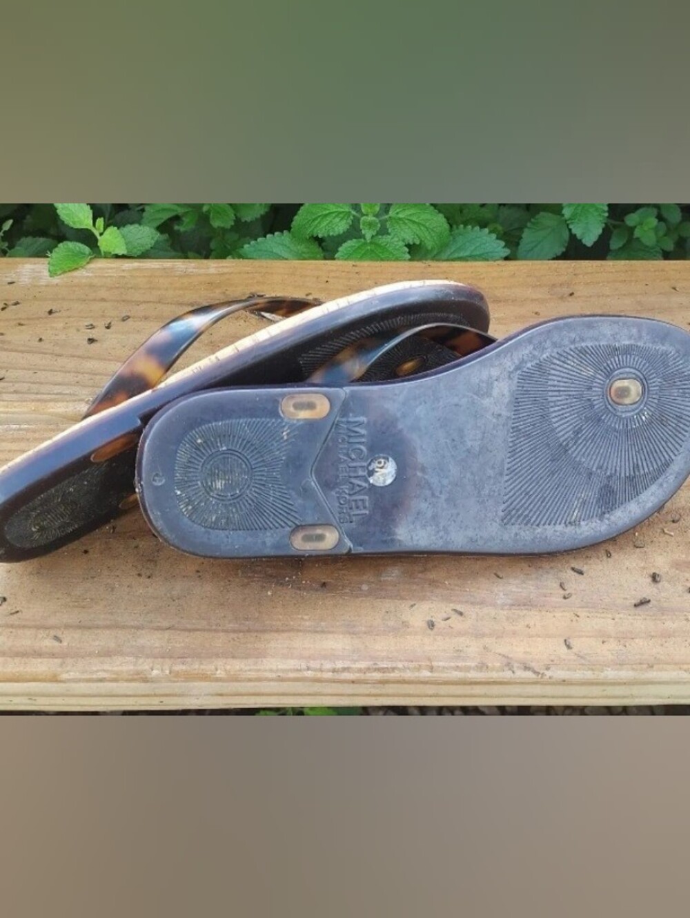 Michael Kors Tortoiseshell Flip Flops Size 6 - Picture 5 of 6